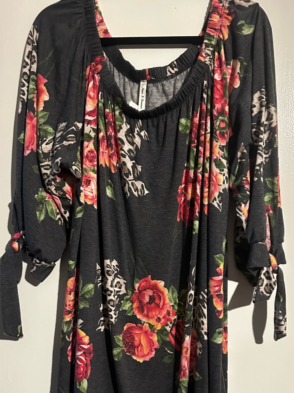 Women's Dark Floral Scoop-Neck Tunic with Tie Sleeves